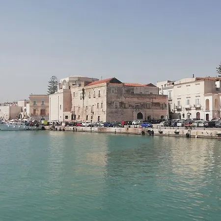 Suite210 Πανσιόν Trani